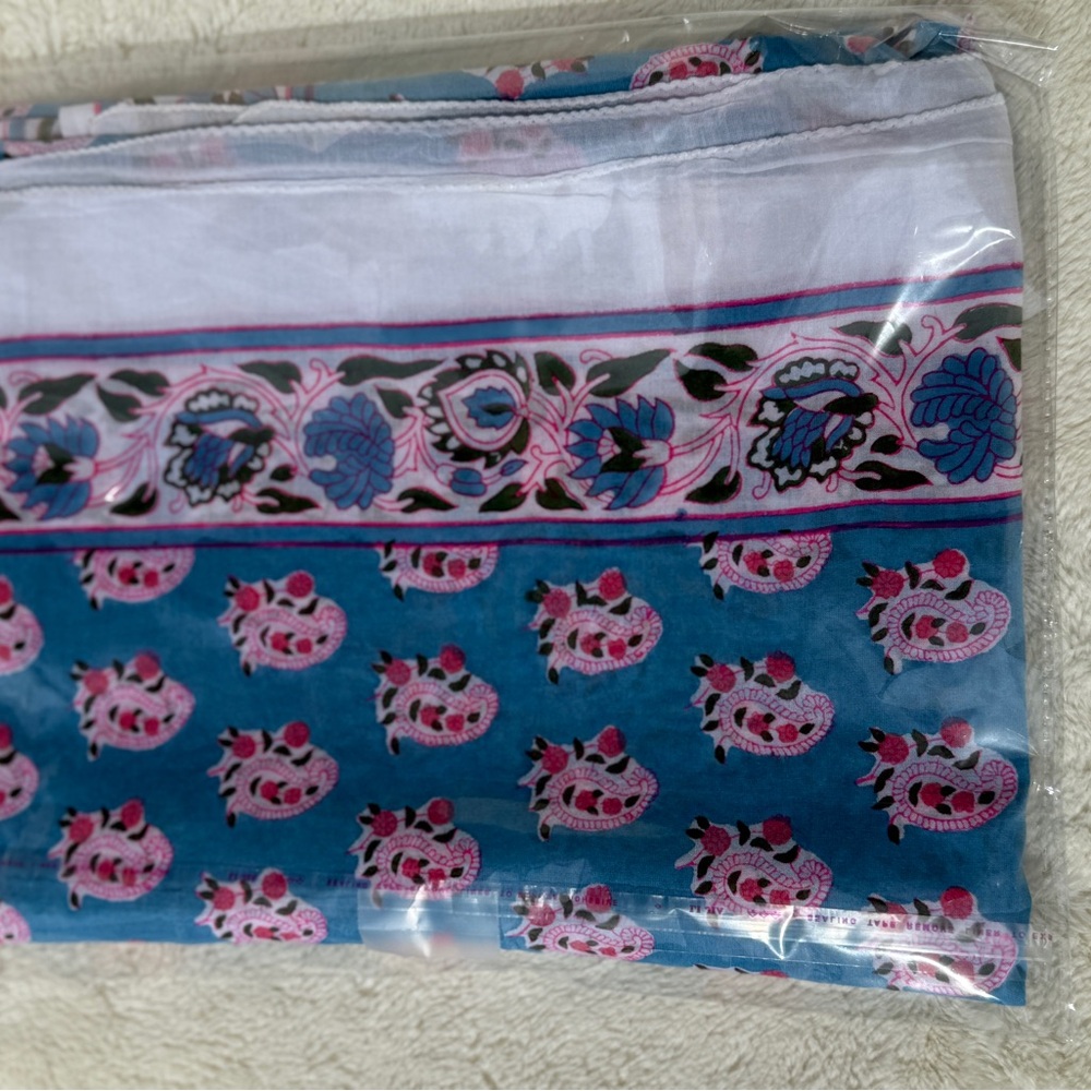 SZ Blockprint wrap, Floral Blue and Pink Fabric